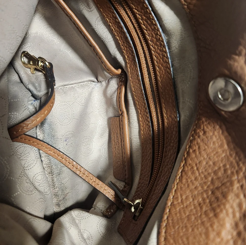 Michael Kors pebbled leather purse_15